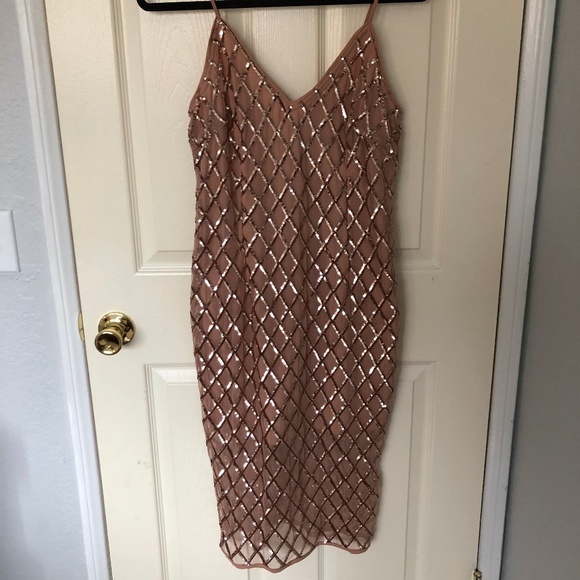 Forever 21 Dresses & Skirts - F21 Pink/Rose Gold Sequin Midi Dress||Classy Chic